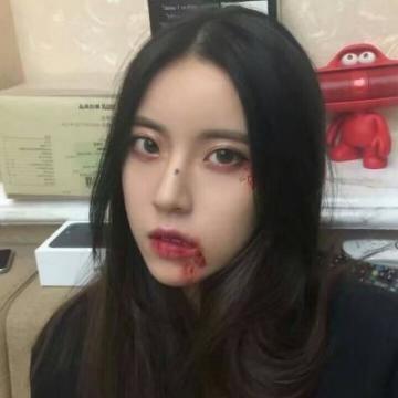 快手网红吃瓜头像女孩子,快手吃瓜女孩的时尚风采  第3张